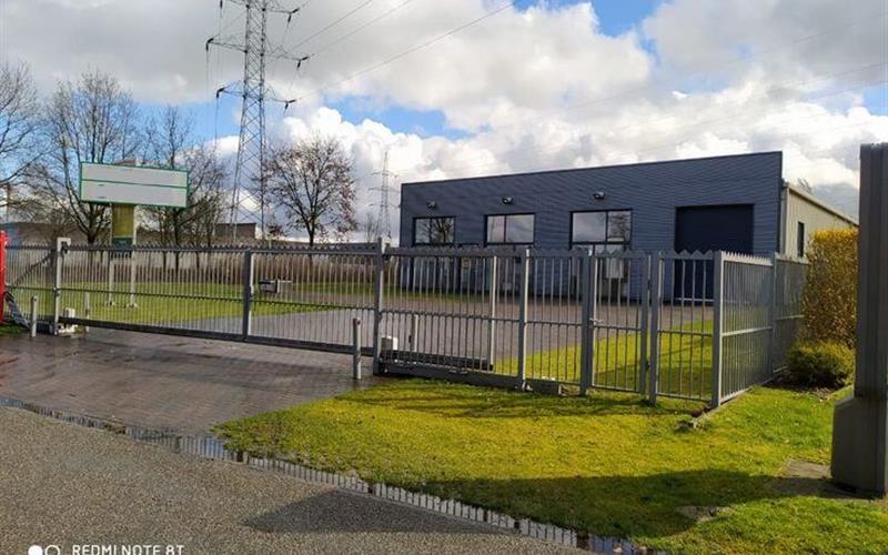 Industriegebouw in Sint-Niklaas te koop - Afgesloten poort